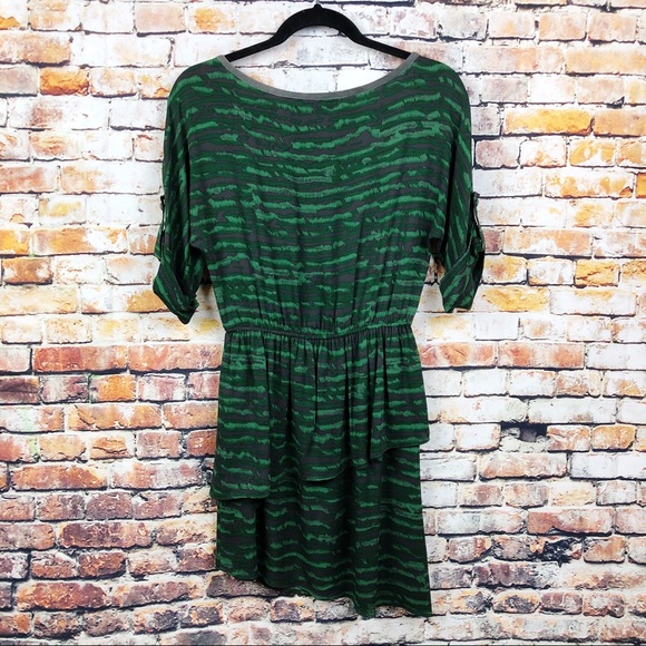 Alice + Olivia Green Pattern Overlap Dress - Picture 2 of 7